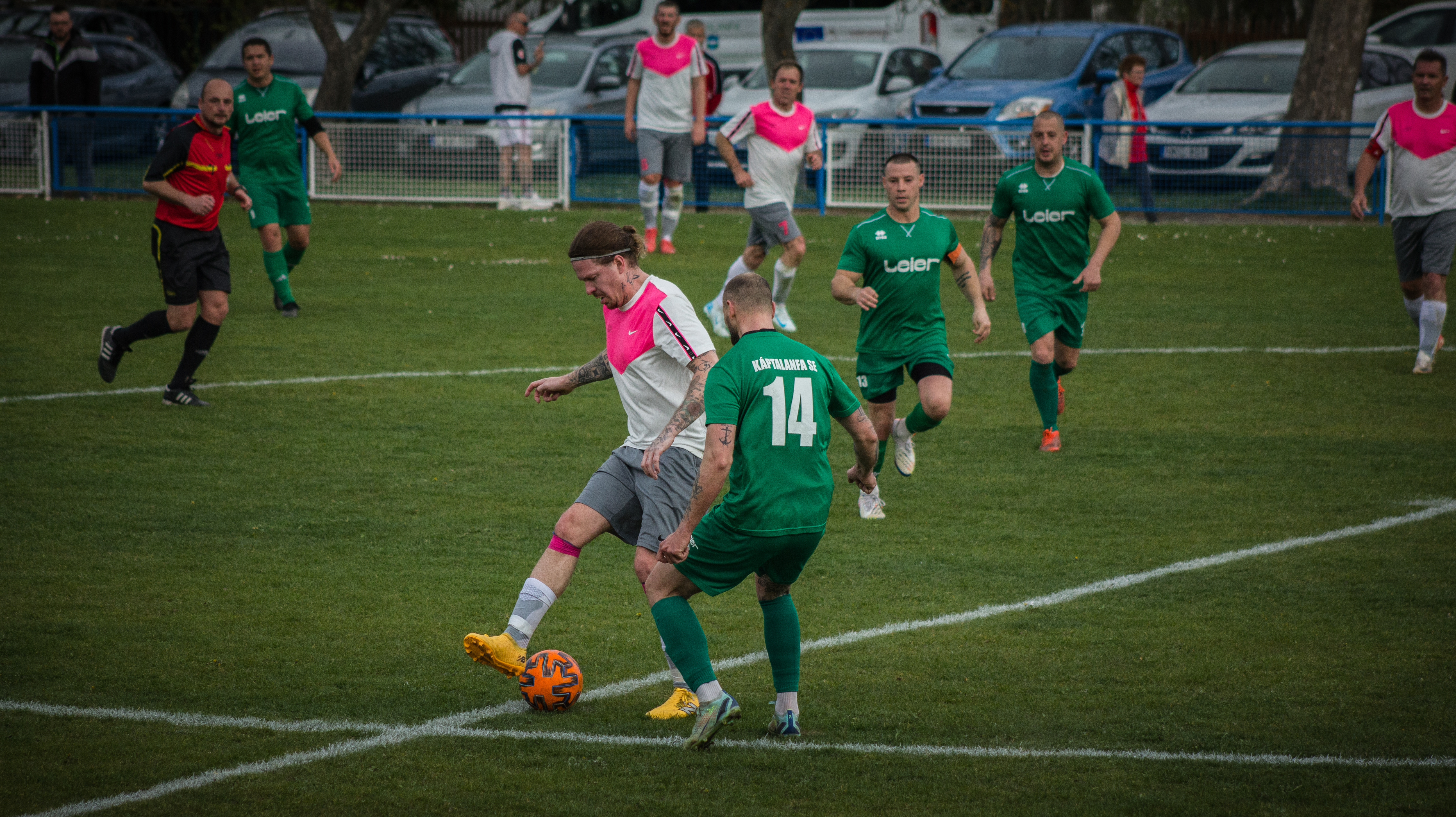 Megkezdődött a rájátszás – gólok és szoros csaták a nyitófordulóban